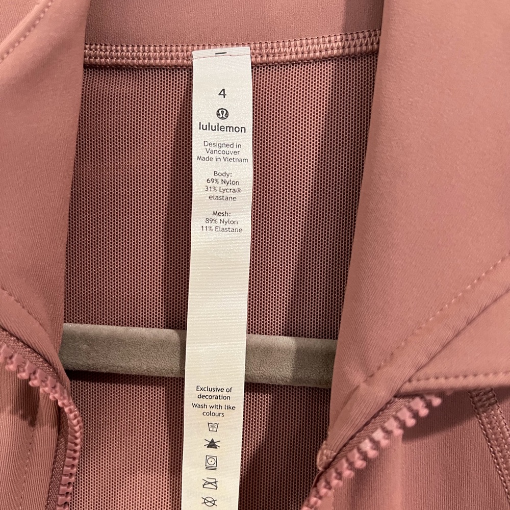 LULULEMON define jacket size 4 perfect condition - Picture 11 of 16